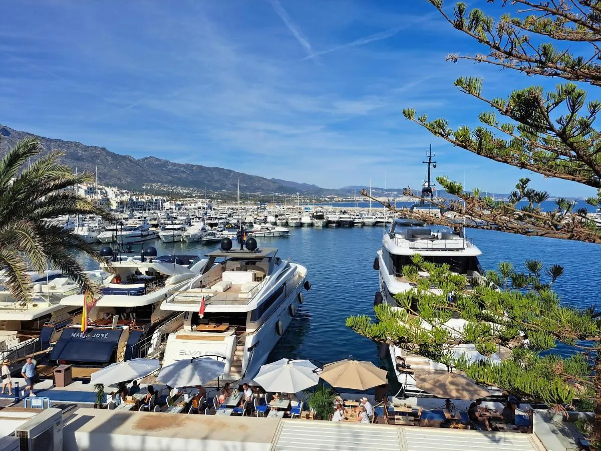 Private Suites In Huge Penthouse 1St Line Puerto Banus, Incredible Views, Jacuzzis Marbella