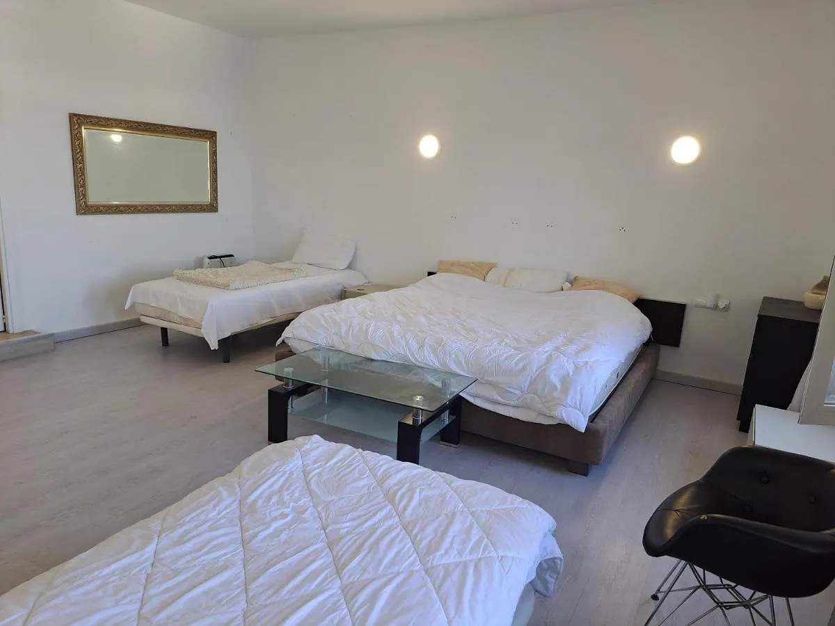 Alloggio in famiglia Private Suites In Huge Penthouse 1St Line Puerto Banus, Incredible Views, Jacuzzis Marbella