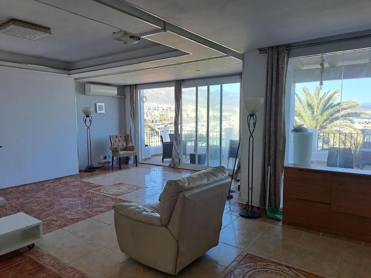 Alloggio in famiglia Private Suites In Huge Penthouse 1St Line Puerto Banus, Incredible Views, Jacuzzis Marbella
